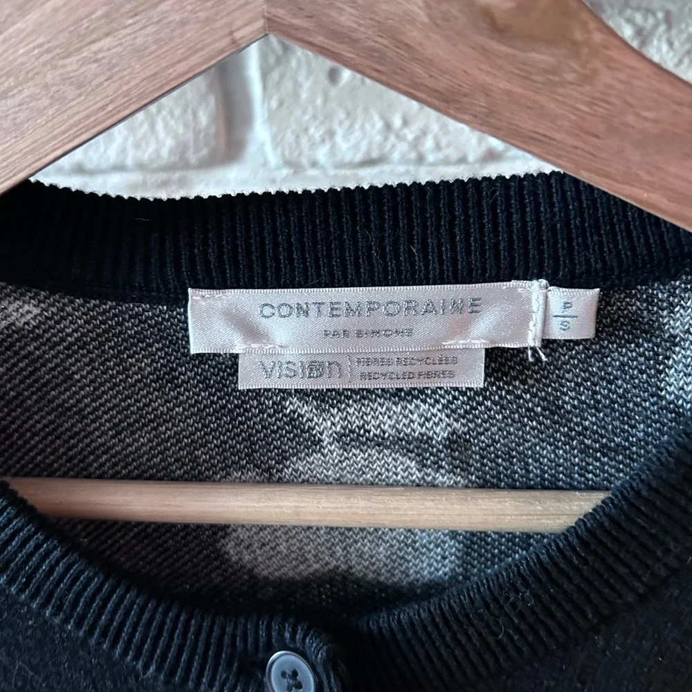 Simons Floral Black and White Women's Sweater - Picture 2 of 2
